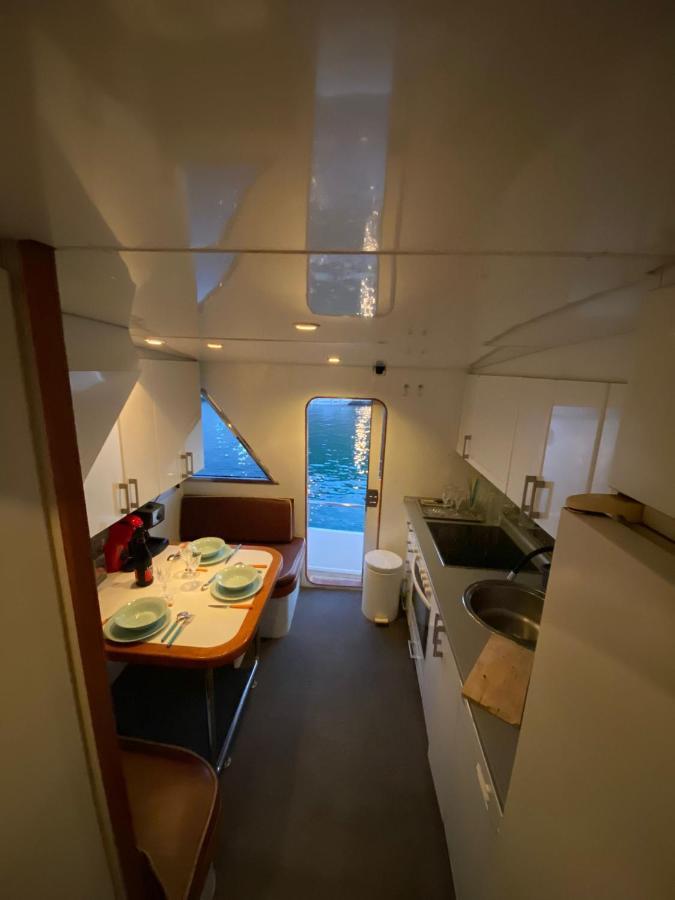 Amazing Boat To Sleep In Barcelona Hotel Sant Adrià de Besòs Kültér fotó