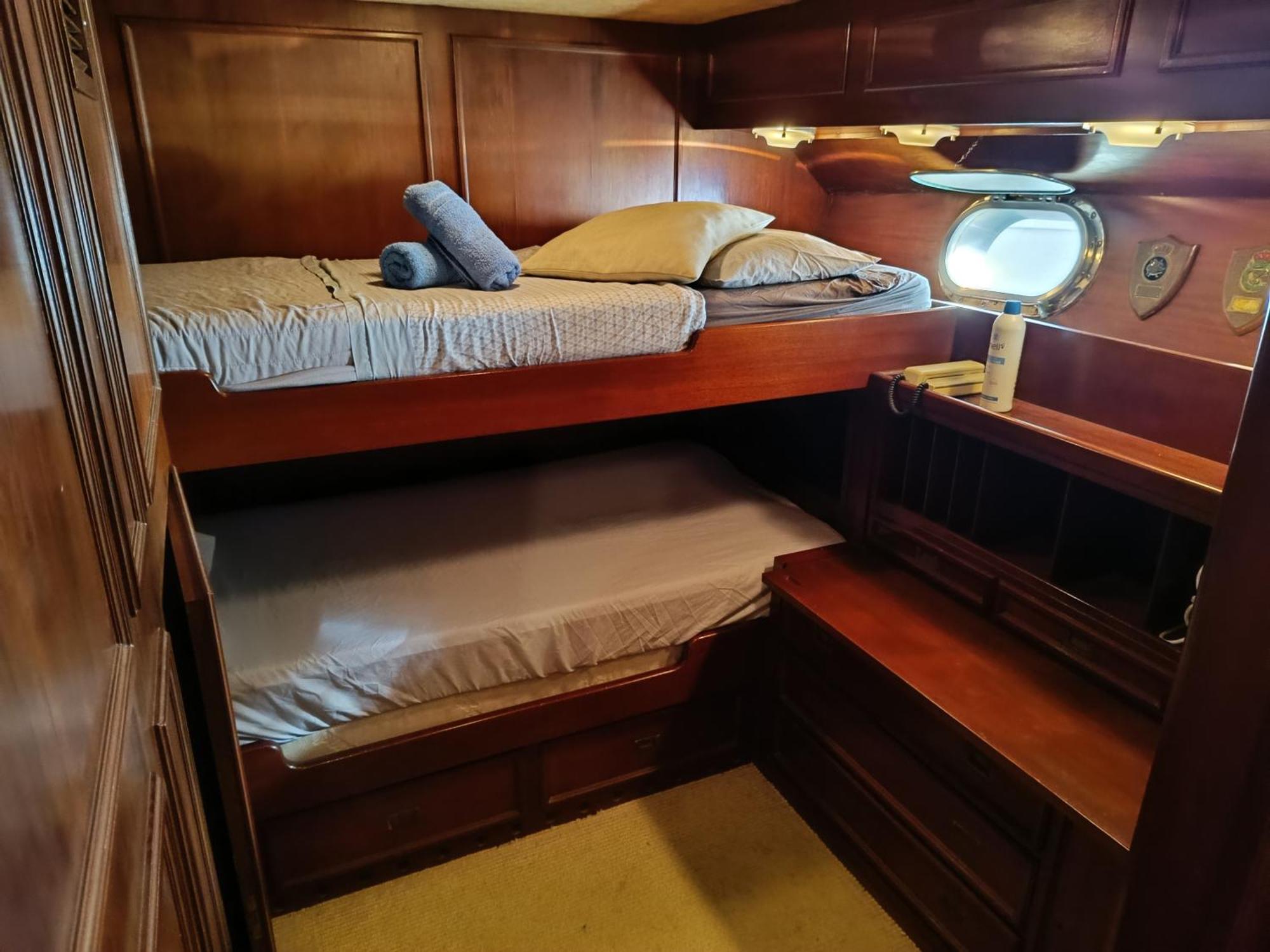 Amazing Boat To Sleep In Barcelona Hotel Sant Adrià de Besòs Kültér fotó