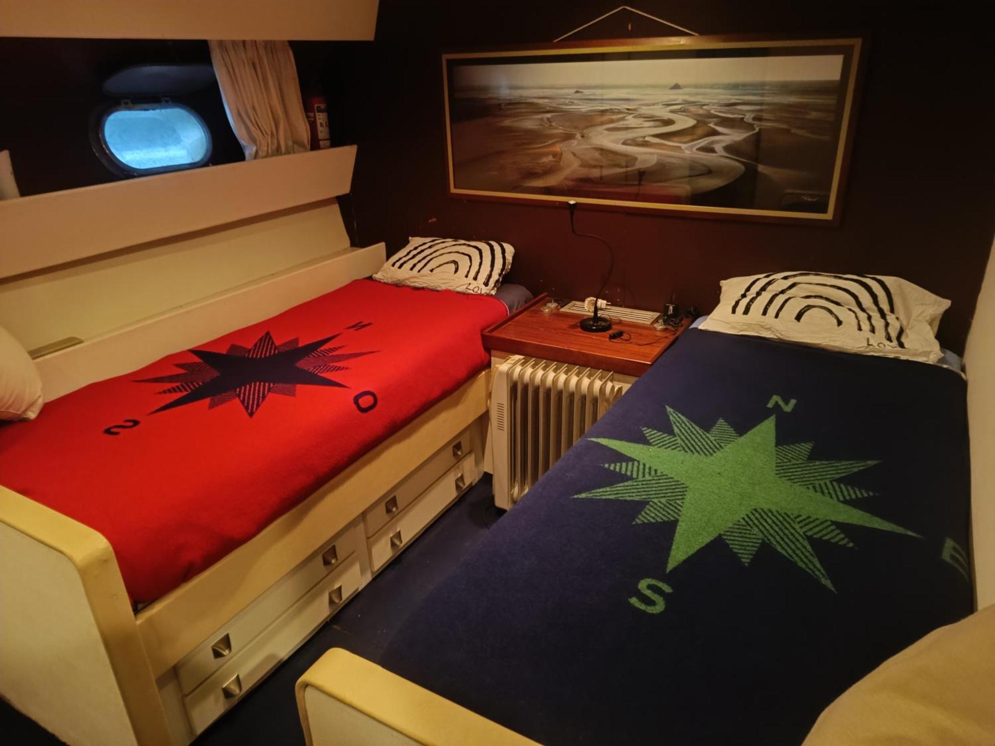 Amazing Boat To Sleep In Barcelona Hotel Sant Adrià de Besòs Kültér fotó